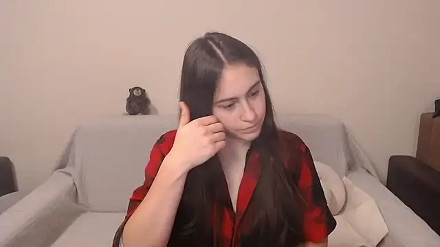 AliceKolltt online show from March 3, 4:14 pm