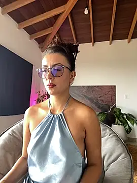 EmaSaenz online show from February 1, 8:05 pm