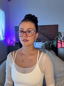 EmaSaenz online show from September 11, 8:20 pm