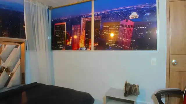 Snapshot of Kendall_Sophy chatting on December 5, 7:28 pm Kendall Sophy online show from December 5, 7:28 pm