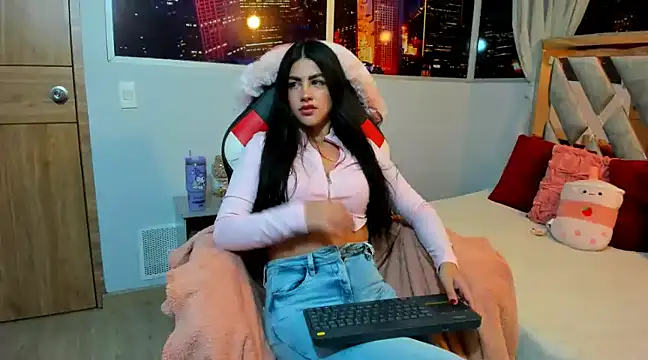 Snapshot of Kendall_Sophy chatting on March 3, 7:17 pm Kendall Sophy online show from March 3, 7:17 pm