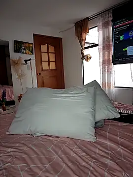 Snapshot of manuela_star chatting on October 9, 6:17 pm manuela star online show from October 9, 6:17 pm