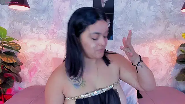 Snapshot of alina_stark chatting on October 12, 9:47 pm alina stark online show from October 12, 9:47 pm