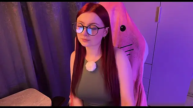 Snapshot of RozieRose chatting on November 5, 6:02 am RozieRose online show from November 5, 6:02 am