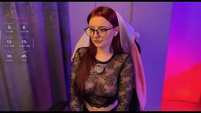 RozieRose online show from March 18, 4:26 am