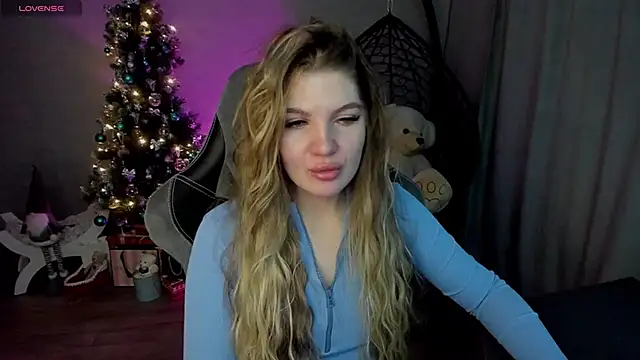 lily williamss online show from December 14, 12:11 am