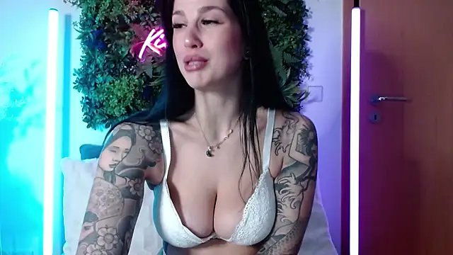 KiraKane1 online show from January 6, 5:41 am