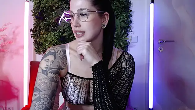 KiraKane1 online show from February 5, 11:12 am