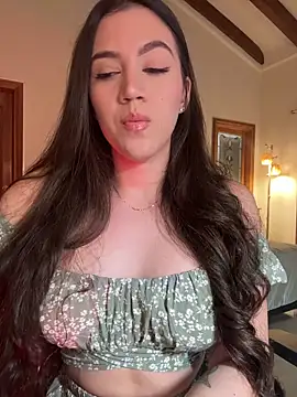 Amelia Rouse online show from February 17, 8:15 pm