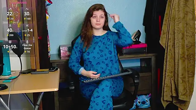 TreeJeanne online show from November 13, 12:09 am