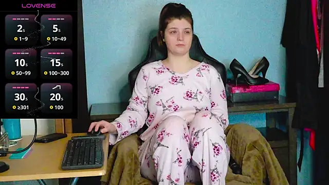 TreeJeanne online show from December 1, 2:38 am