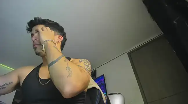 Snapshot of charlie_hotxxx chatting on March 13, 2:49 am charlie hotxxx online show from March 13, 2:49 am