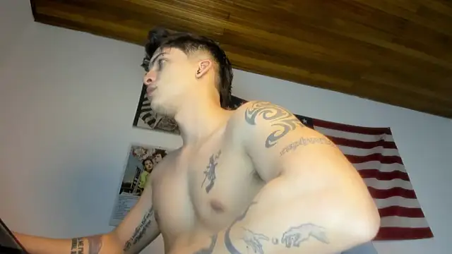 Snapshot of charlie_hotxxx chatting on October 31, 12:44 am charlie hotxxx online show from October 31, 12:44 am