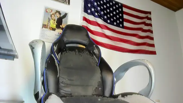 Snapshot of charlie_hotxxx chatting on November 1, 2:46 am charlie hotxxx online show from November 1, 2:46 am