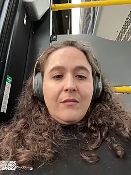 sylviahhh online show from April 5, 2:25 pm