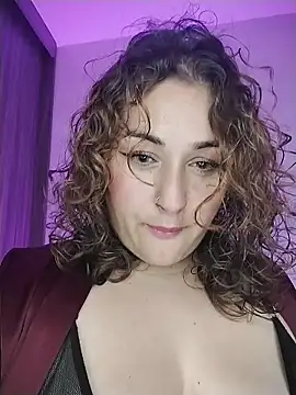 Snapshot of saara_queen_ chatting on November 2, 5:10 am saara queen  online show from November 2, 5:10 am