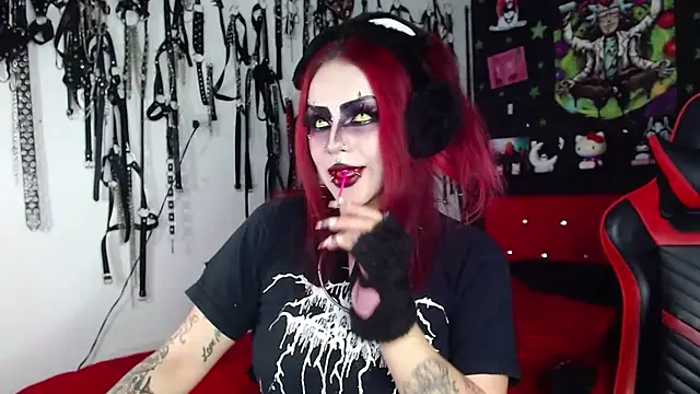 Snapshot of jannaink_ chatting on December 23, 2:45 am jannaink online show from December 23, 2:45 am