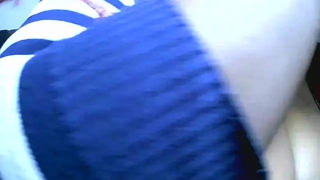 Snapshot of Bustypillows chatting on February 3, 5:16 am Bustypillows online show from February 3, 5:16 am