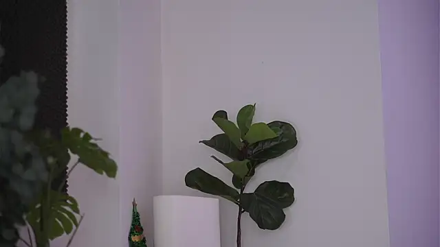 NicoleSarahX online show from February 7, 11:24 pm