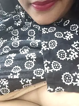 Snapshot of Aaradhya chatting on February 16, 10:10 am Aaradhya online show from February 16, 10:10 am