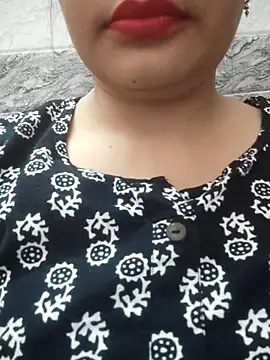 Snapshot of Aaradhya chatting on February 25, 10:58 am Aaradhya online show from February 25, 10:58 am