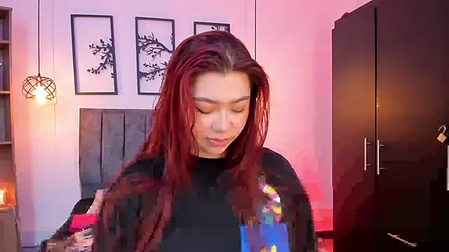 Snapshot of Andy_and_emma chatting on February 1, 12:47 pm Andy and emma online show from February 1, 12:47 pm