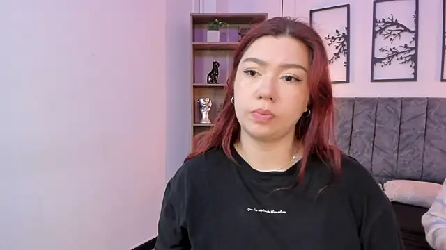 Snapshot of Andy_and_emma chatting on February 10, 12:39 pm Andy and emma online show from February 10, 12:39 pm