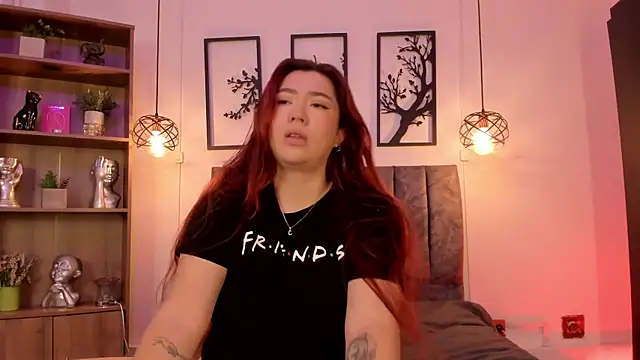 Snapshot of Andy_and_emma chatting on February 17, 3:31 pm Andy and emma online show from February 17, 3:31 pm