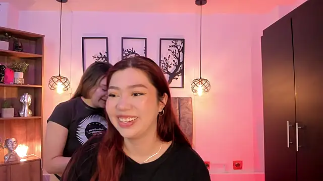 Snapshot of Andy_and_emma chatting on February 22, 12:29 pm Andy and emma online show from February 22, 12:29 pm