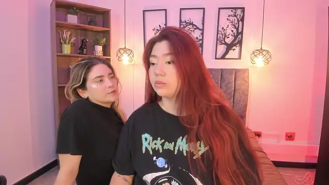 Snapshot of Andy_and_emma chatting on February 23, 12:48 pm Andy and emma online show from February 23, 12:48 pm