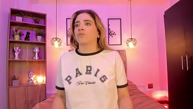 Snapshot of Andy_and_emma chatting on March 14, 3:47 pm Andy and emma online show from March 14, 3:47 pm