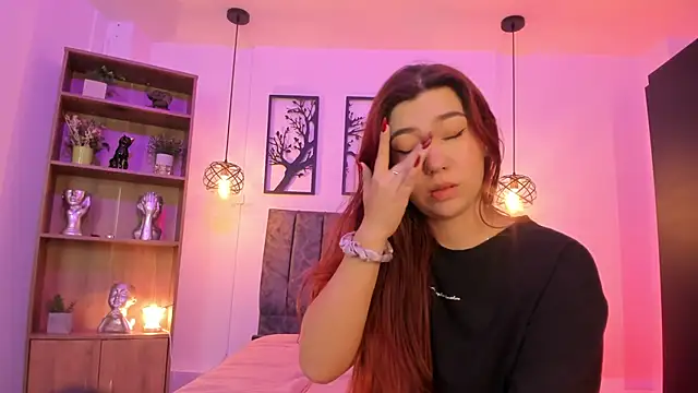 Snapshot of Andy_and_emma chatting on March 15, 3:37 pm Andy and emma online show from March 15, 3:37 pm