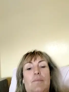 Snapshot of Tinuus chatting on November 14, 12:59 pm Tinuus online show from November 14, 12:59 pm