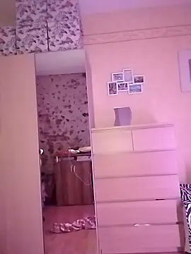 Snapshot of Tinuus chatting on November 27, 2:24 am Tinuus online show from November 27, 2:24 am