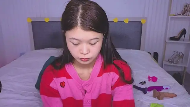 Tina Kim  online show from February 6, 10:48 am