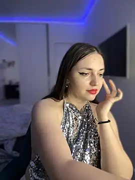 Snapshot of HoneySweetBee chatting on December 2, 11:45 pm HoneySweetBee online show from December 2, 11:45 pm