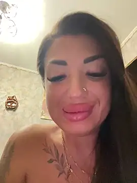 Snapshot of RuslanaXX chatting on February 6, 6:55 pm RuslanaXX online show from February 6, 6:55 pm