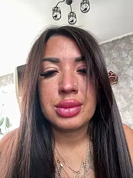 Snapshot of RuslanaXX chatting on February 25, 4:44 am RuslanaXX online show from February 25, 4:44 am