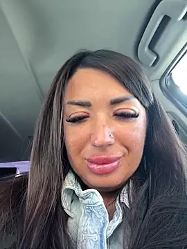 Snapshot of RuslanaXX chatting on March 2, 6:47 am RuslanaXX online show from March 2, 6:47 am