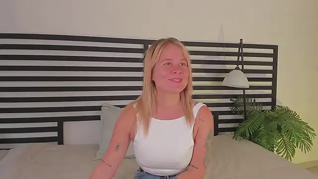 stefanny ruiz  online show from February 17, 12:48 pm