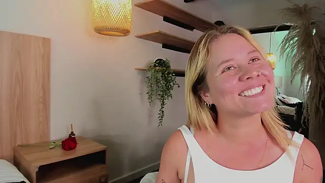 stefanny ruiz  online show from March 19, 3:40 pm