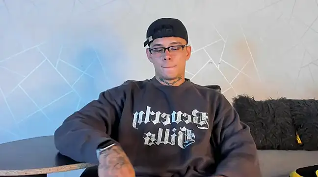 NoahhBrown online show from January 7, 10:41 pm