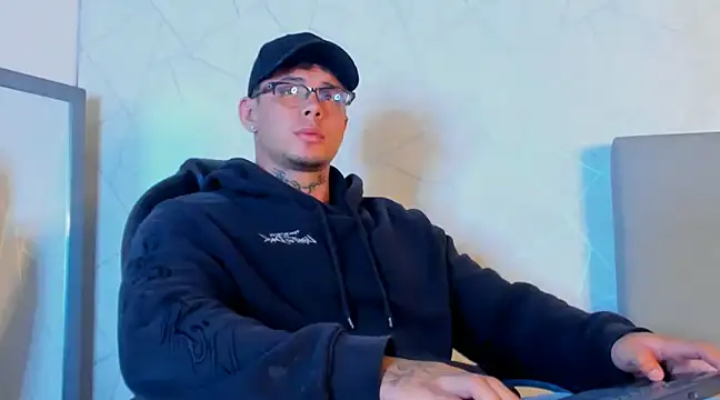 NoahhBrown online show from February 10, 3:03 am