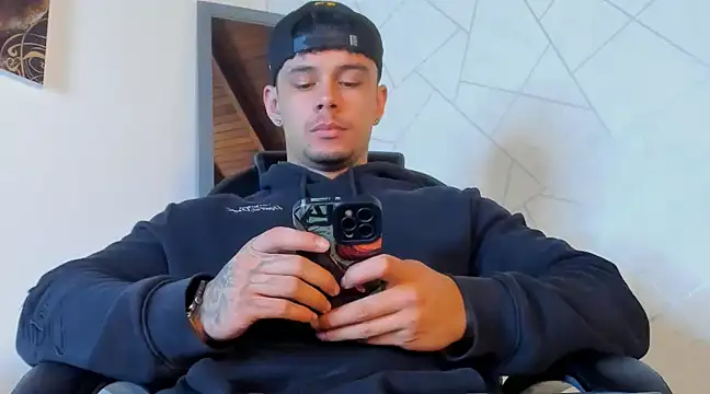 NoahhBrown online show from March 14, 2:53 am