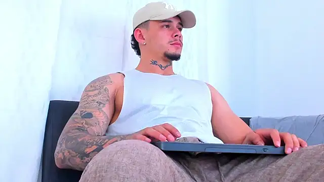 NoahhBrown online show from October 24, 5:37 am