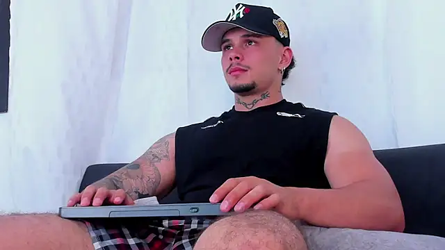 NoahhBrown online show from June 21, 3:09 am
