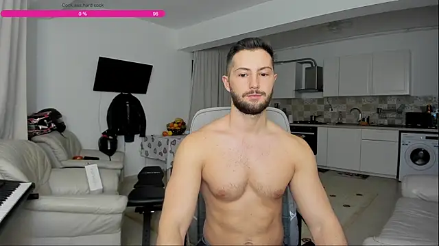 Snapshot of ZackFraser chatting on January 4, 5:05 am ZackFraser online show from January 4, 5:05 am