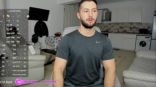 Snapshot of ZackFraser chatting on January 10, 5:05 am ZackFraser online show from January 10, 5:05 am