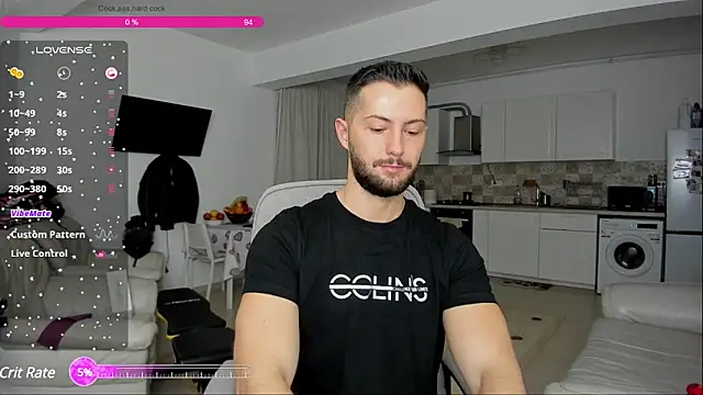 Snapshot of ZackFraser chatting on January 15, 5:08 am ZackFraser online show from January 15, 5:08 am