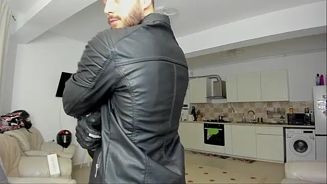 Snapshot of ZackFraser chatting on February 2, 11:19 am ZackFraser online show from February 2, 11:19 am